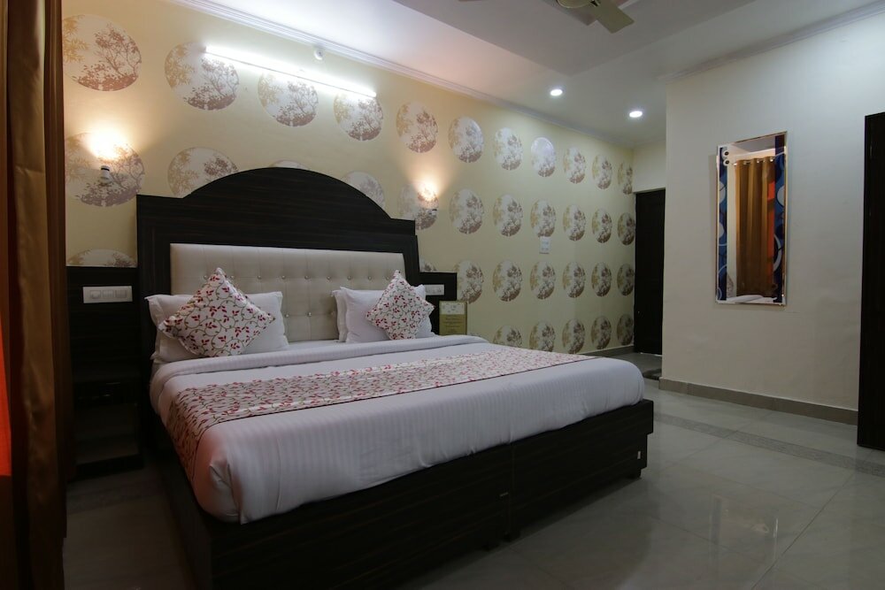 Фото Hotel Raja's Palace