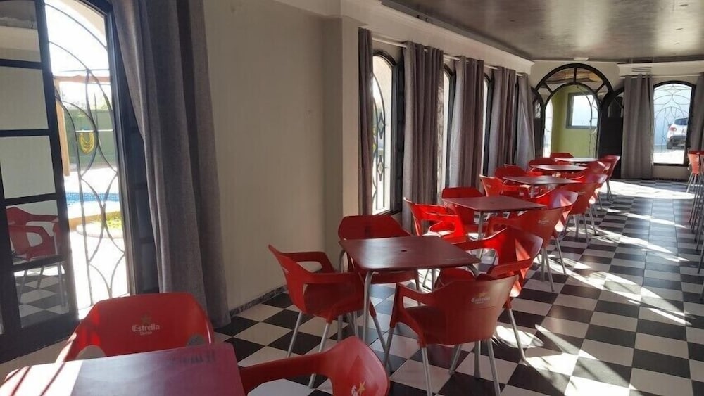 Фото Hostal Castellverd