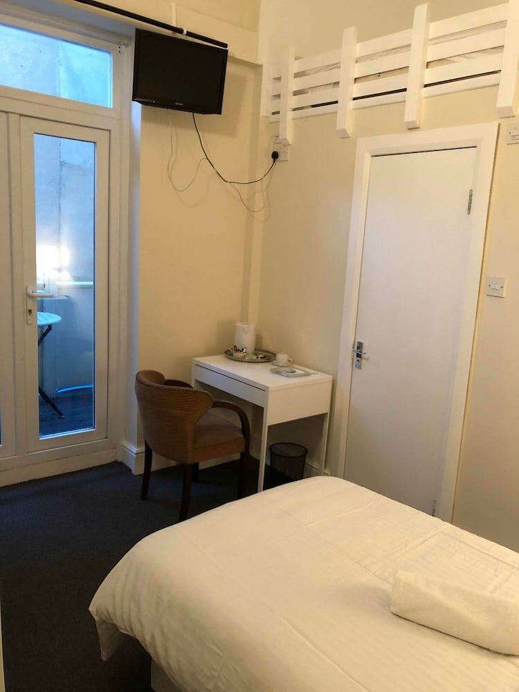 Фото Tourian Lounge Hotel