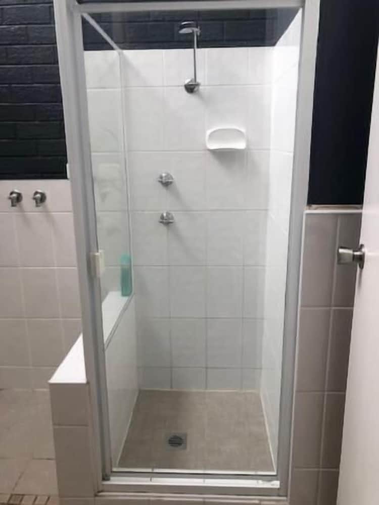 Фото Bull 'n' Bush Hotel Motel