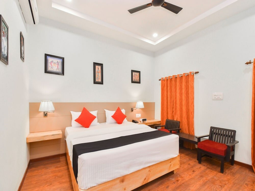 Фото Capital O 35409 Hotel Megh Niwas