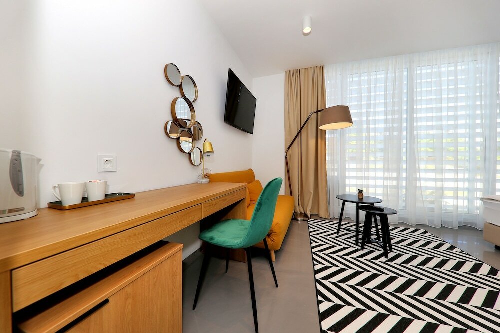 Фото White Rooms Zadar 345