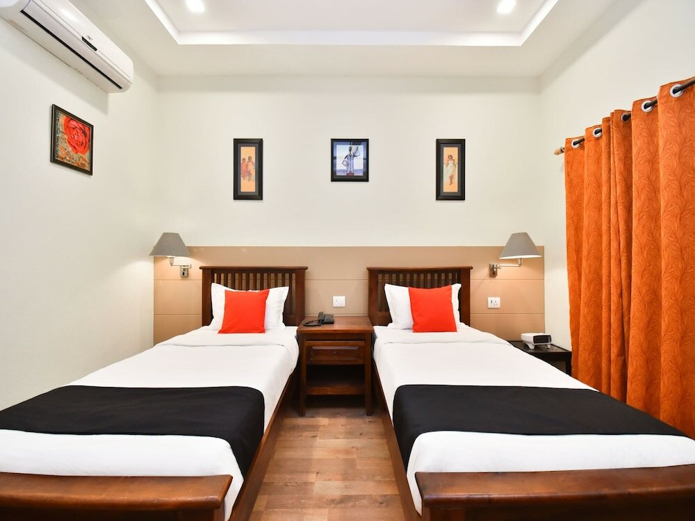 Фото Capital O 35409 Hotel Megh Niwas