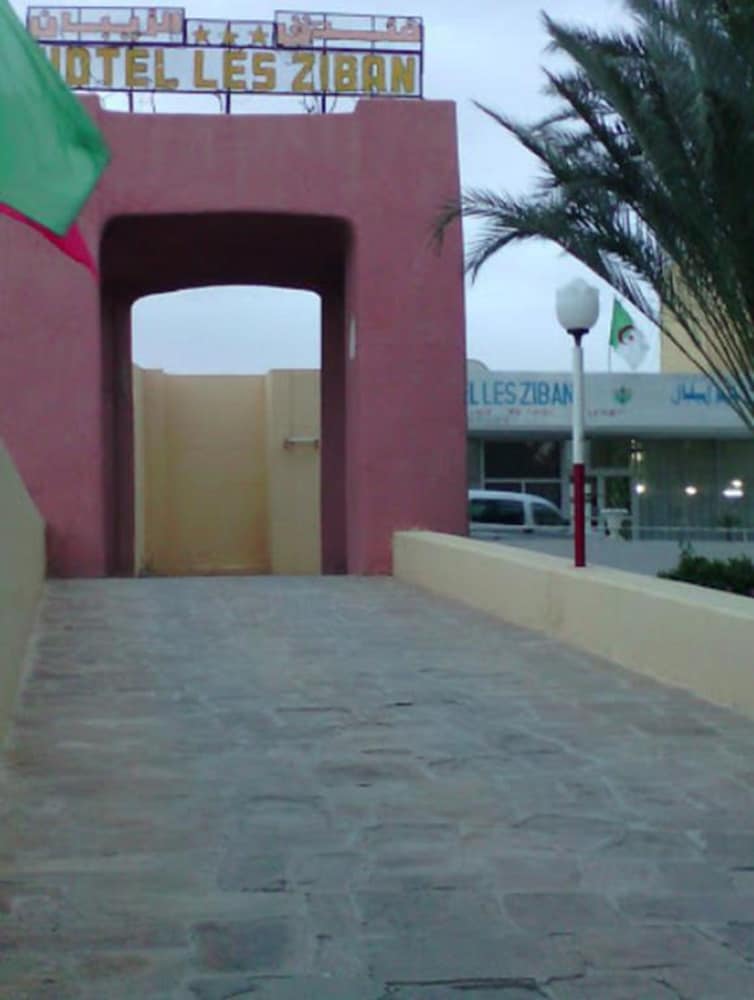 Фото Hotel Les Zibans