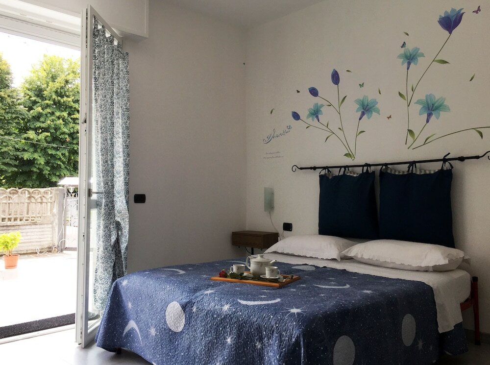 Фото B&b Honey Rooms