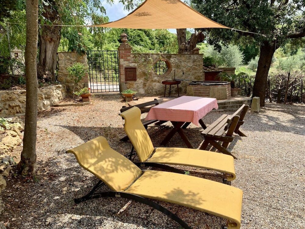 Фото Agriturismo Fattoria La Prugnola