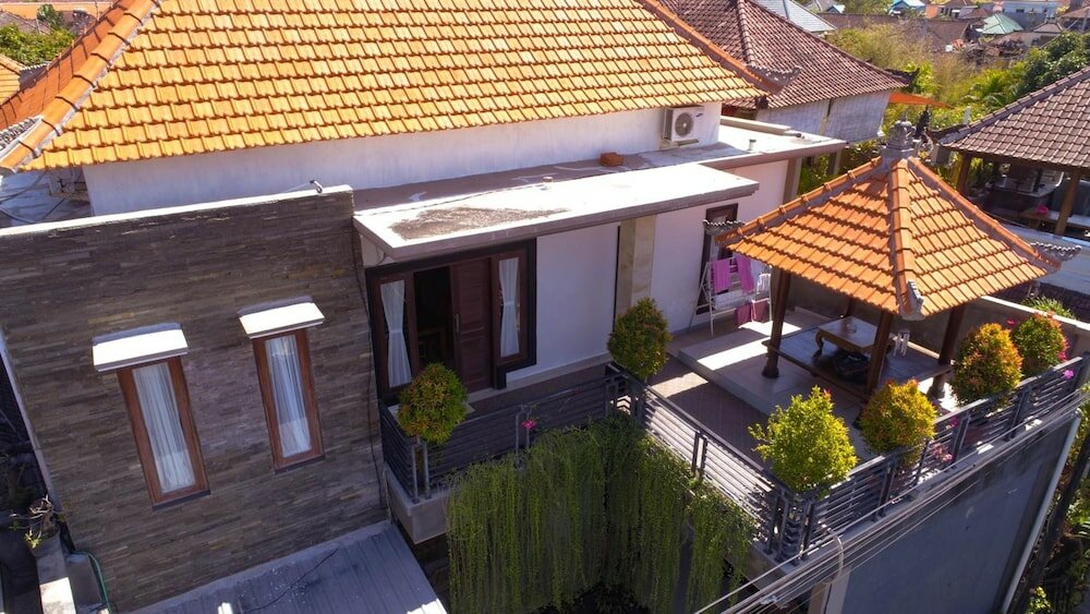 Фото Suwardika Homestay and Dormitory - Hostel