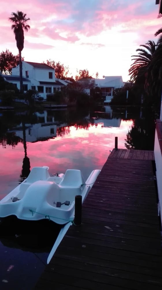 Фото Admiralty B&b