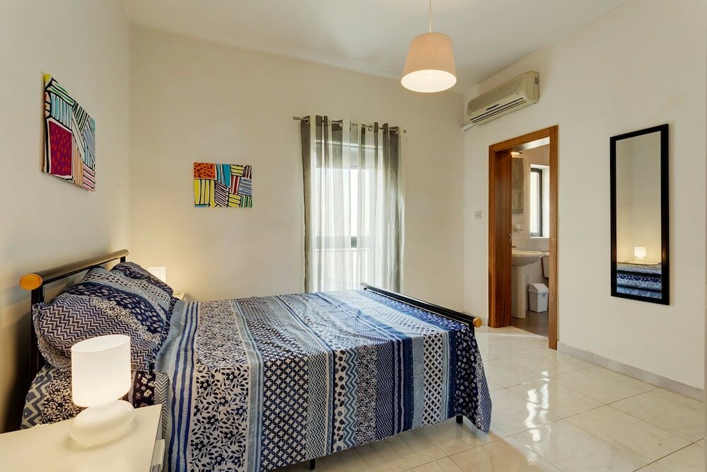 Фото Seafront Apartment in Sliema wt Breathtaking Views