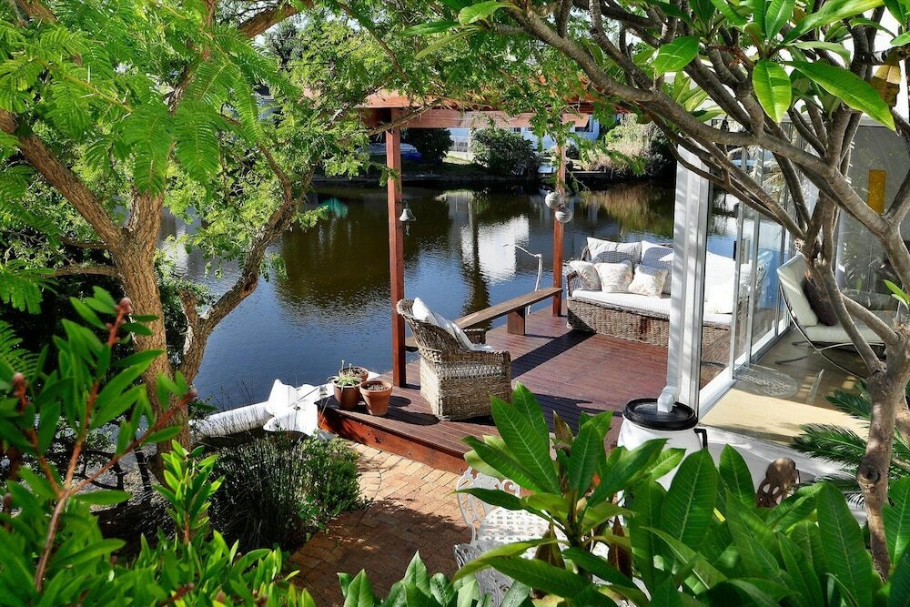 Фото Admiralty B&b