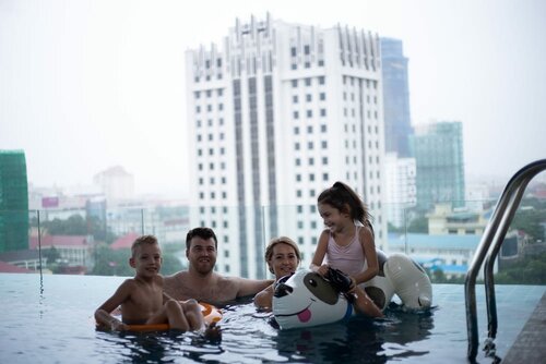 Гостиница The Twin B Palace Hotel & Apartments в Пномпене