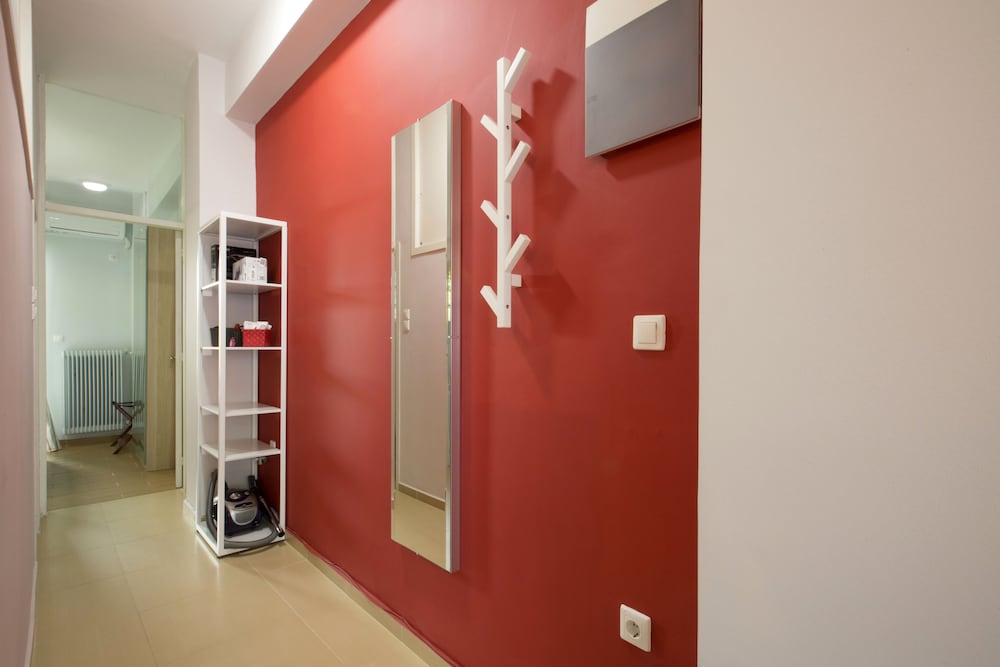 Фото Under the shade of Acropolis