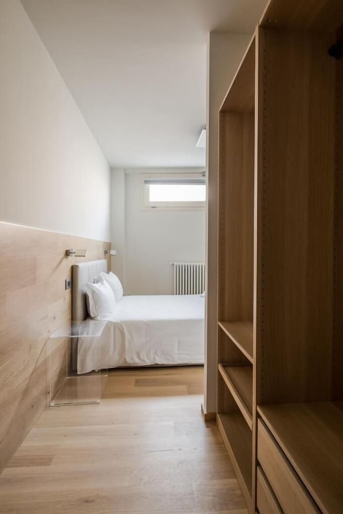 Фото Sant'orsola Suites Apartments