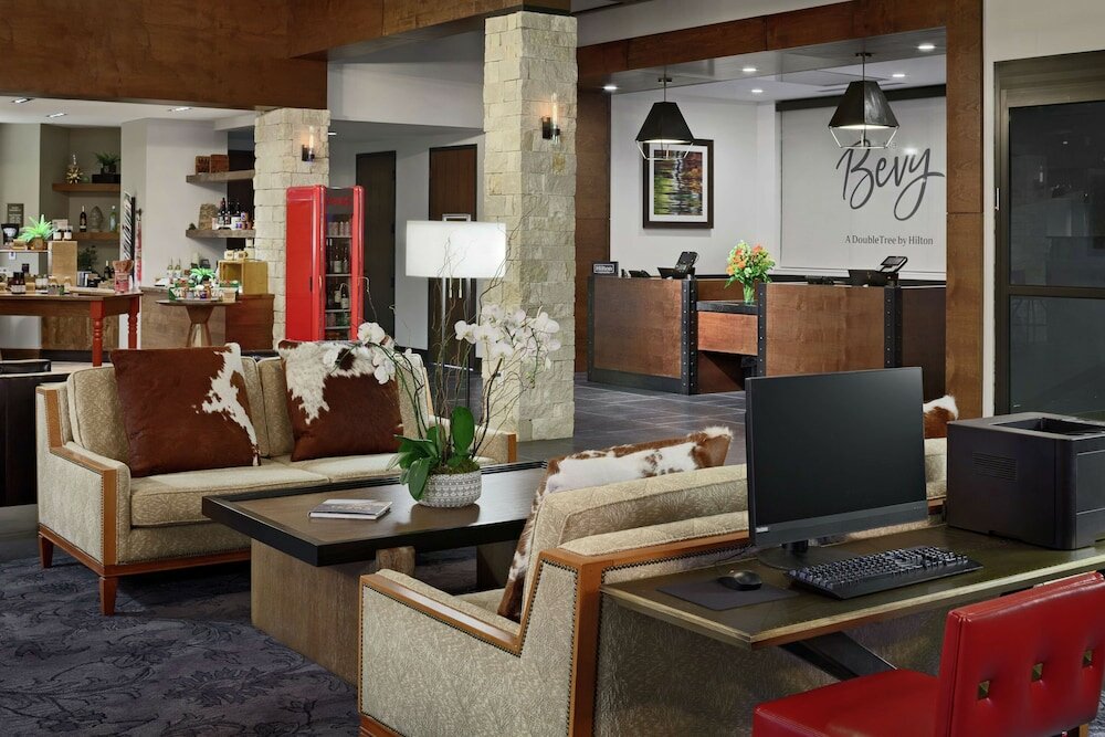 Фото The Bevy Hotel Boerne, a DoubleTree by Hilton