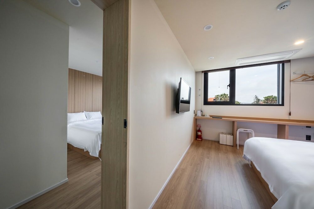 Фото Aroomi Hotel