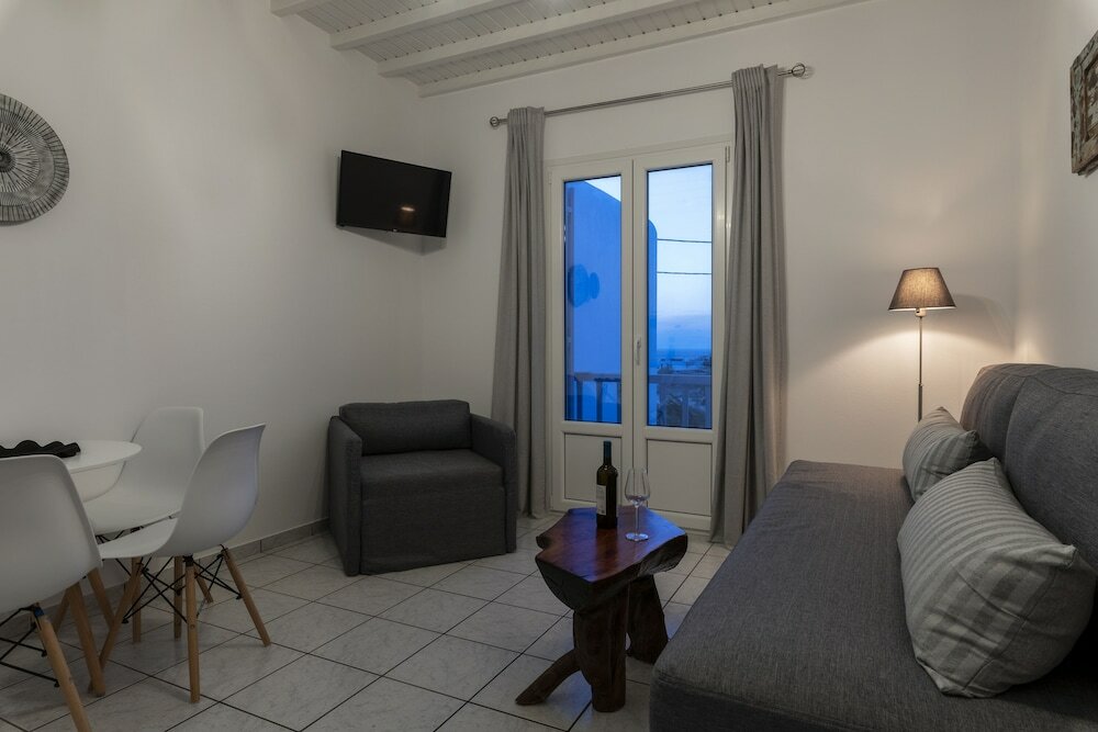 Фото Secret Garden Apartments