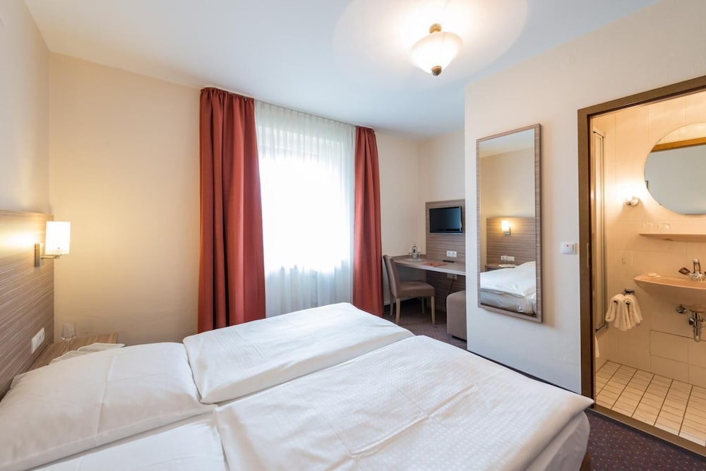 Фото Hotel Eisbach