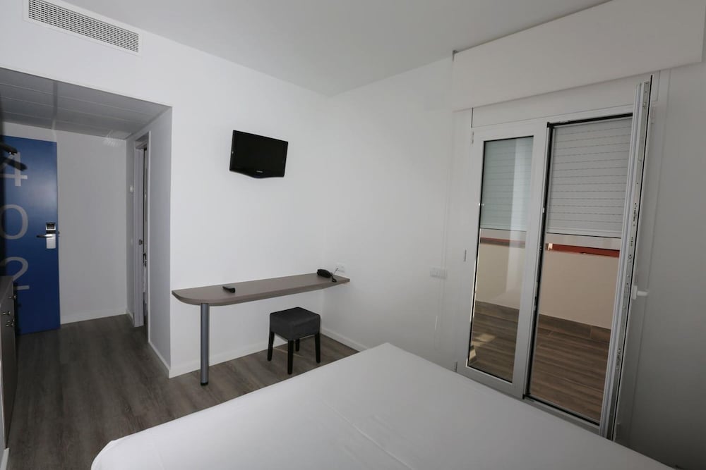 Фото Hotel Alguer Camp Nou