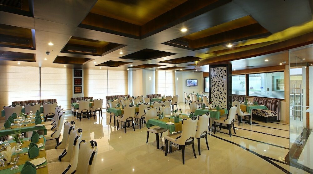 Фото Hotel Port Palace Kovalam