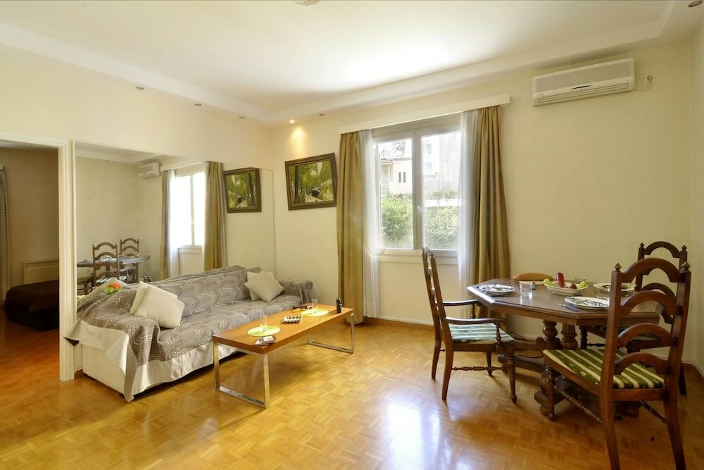 Фото Historic Plaka Apartments