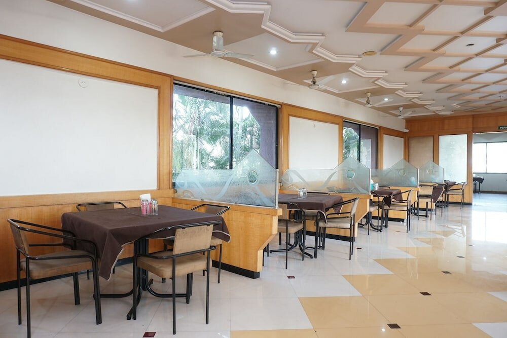 Фото Oyo 24487 Hotel Raj Regency