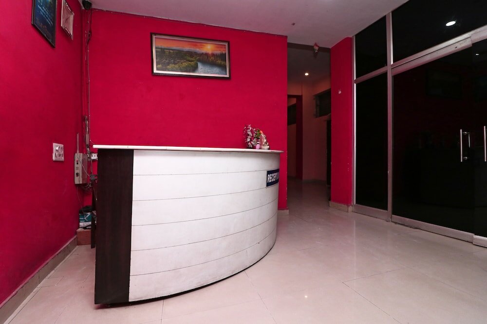 Фото Oyo 16905 The Rohtak Hyatt