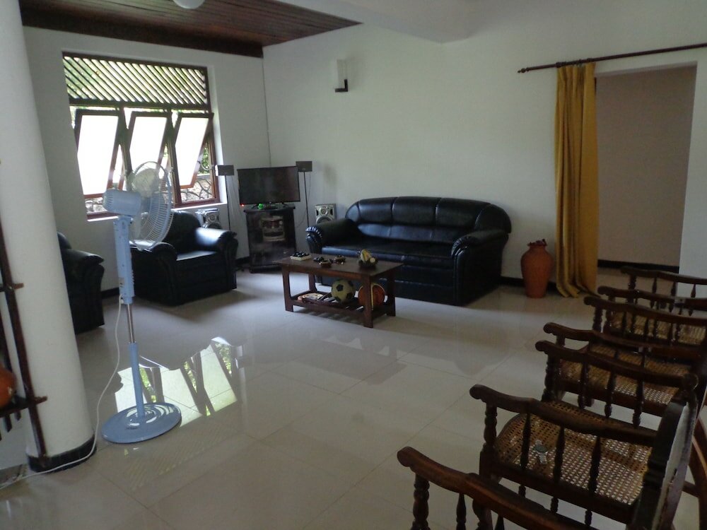 Фото Brown's Edge Residence