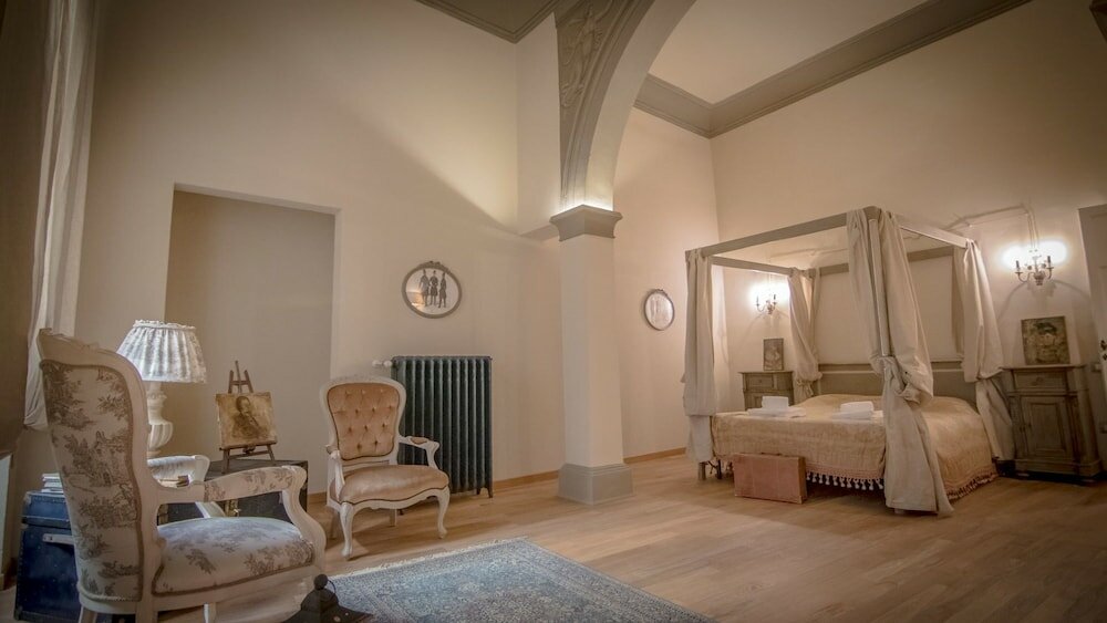 Фото Breathtaking 4bd Apt 5min Walk to Duomo
