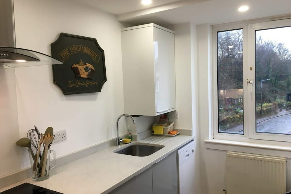 Фото Bright, Spacious 2 Bedroom Apartment in Stockbridge