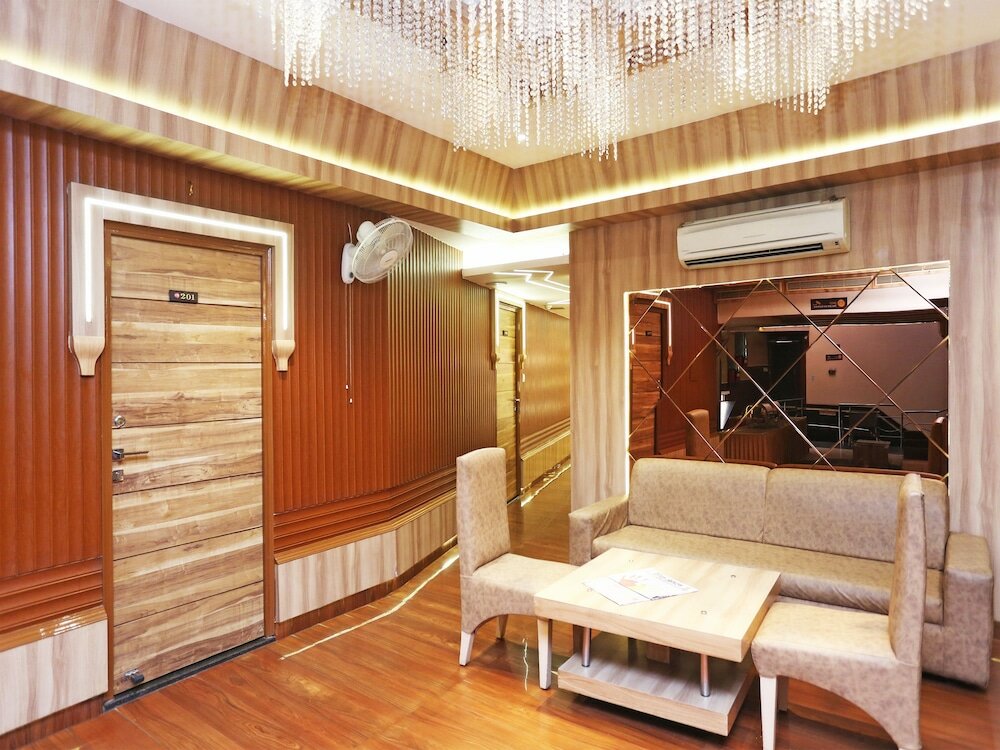 Фото Capital O 3844 Hotel Kd Palace