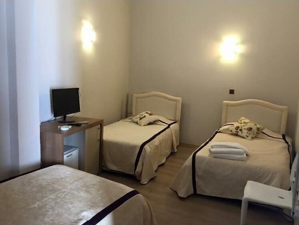 Фото Breeze Flora Hotel