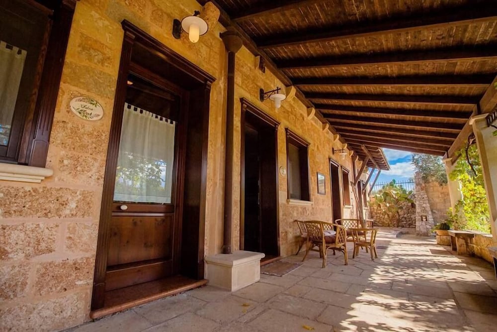 Фото Masseria Borgo del Gallo