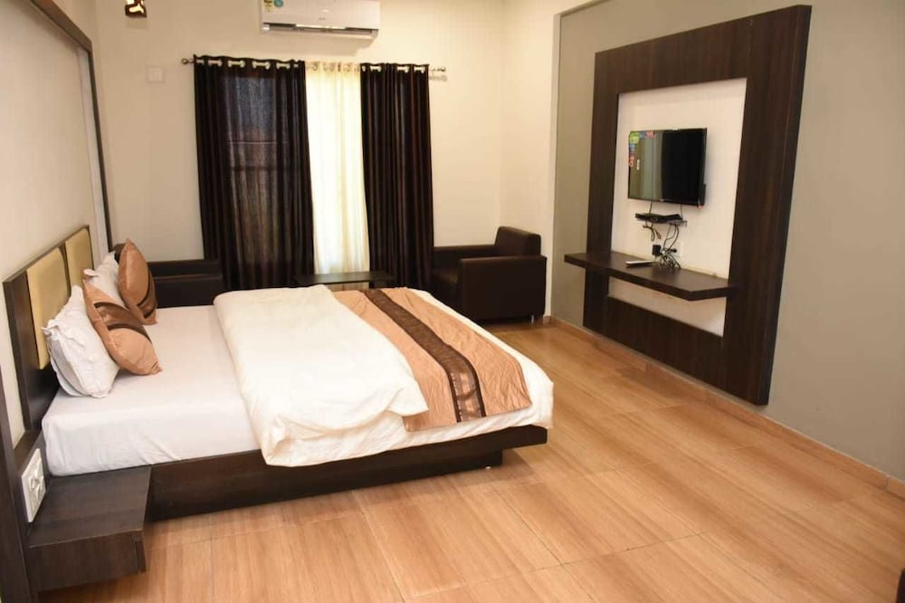 Фото Hotel Devang