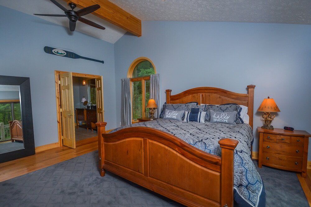 Фото Hootenanny 5 Bedroom House