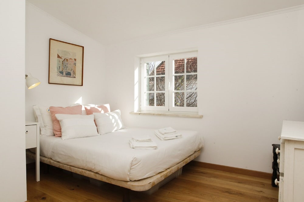 Фото Cushy Apartment with garden in Estoril