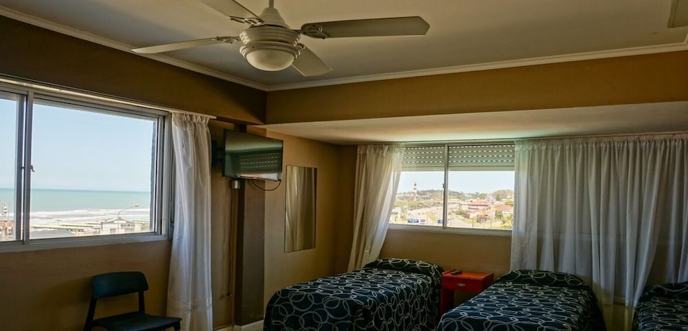 Фото Hotel Aatrac