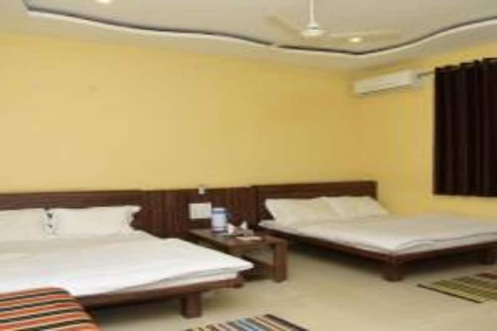 Фото Hotel Fun N Food