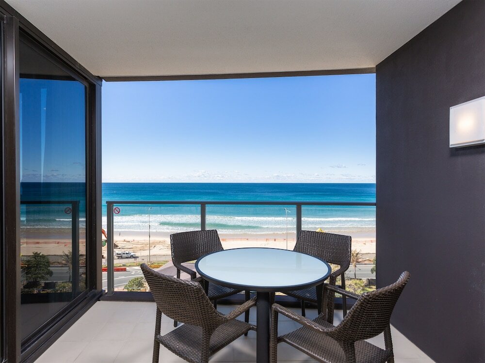 Фото Serain Residences On Surfers Private Apartments