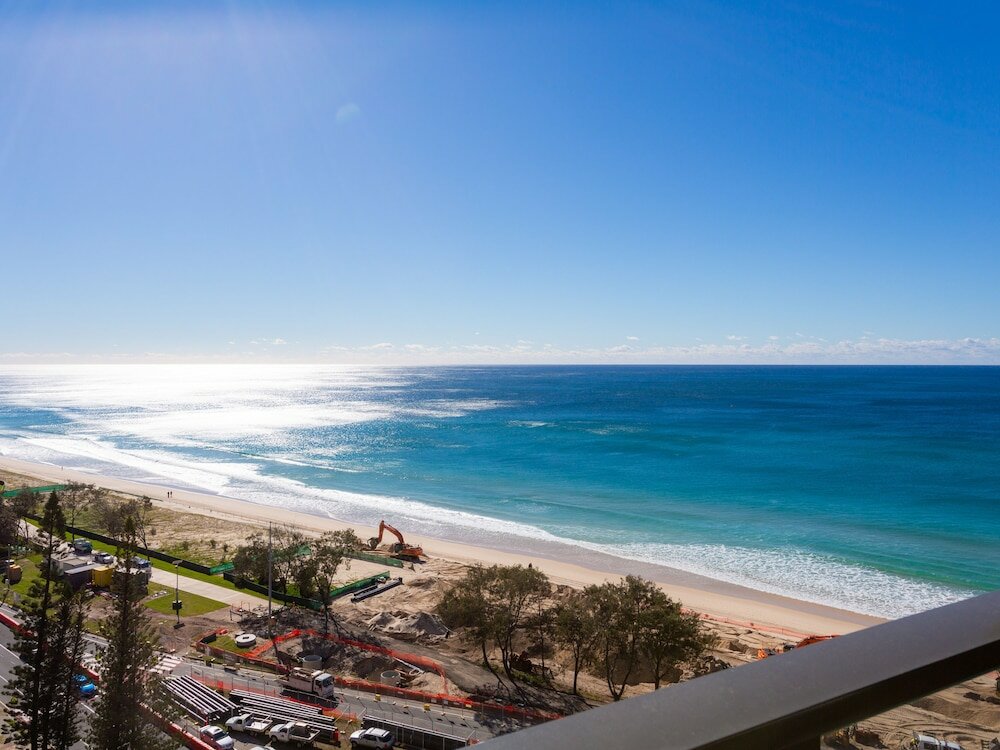 Фото Serain Residences On Surfers Private Apartments