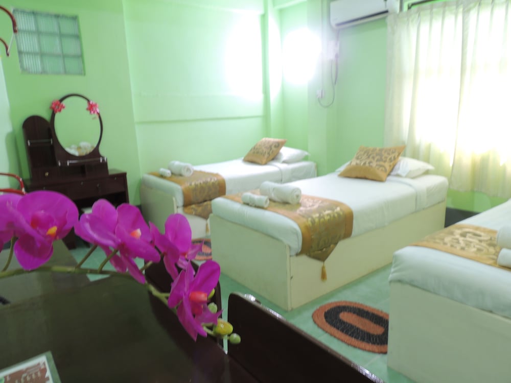 Фото Nay Chi Linn Hotel