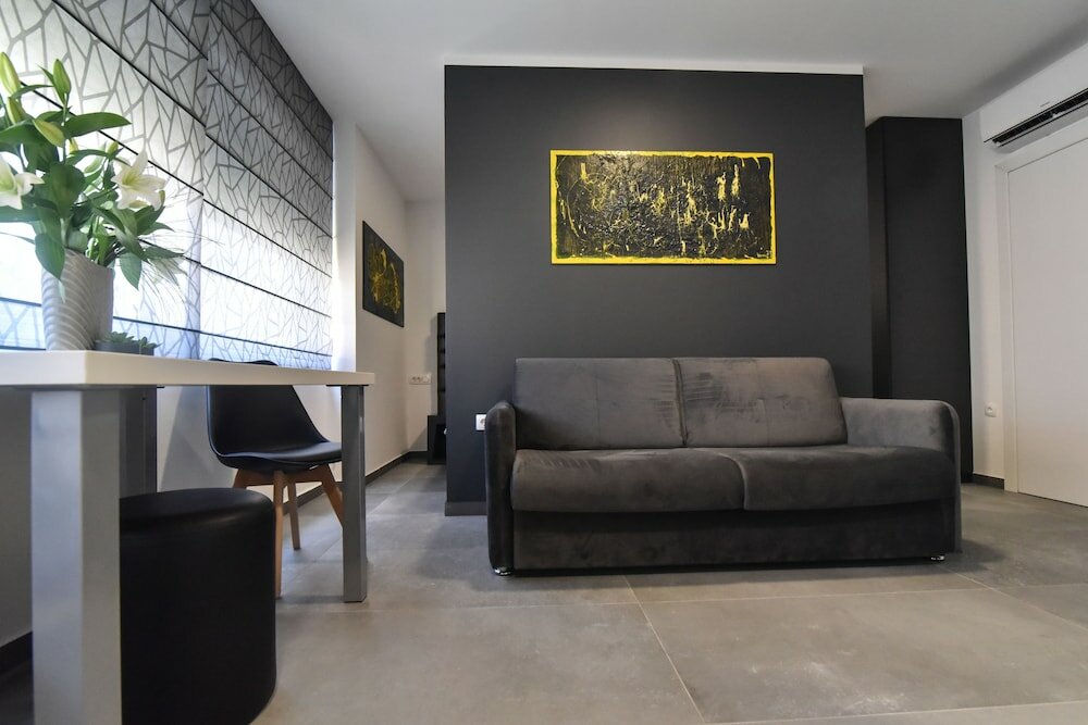 Фото Mono Apartments & Rooms