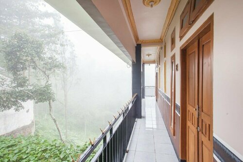 Гостиница RedDoorz @ Bromo Tosari
