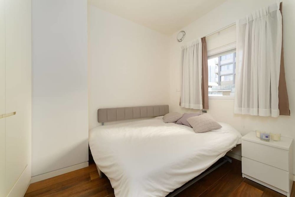 Фото Luxury 2br on the water by HolyGuest