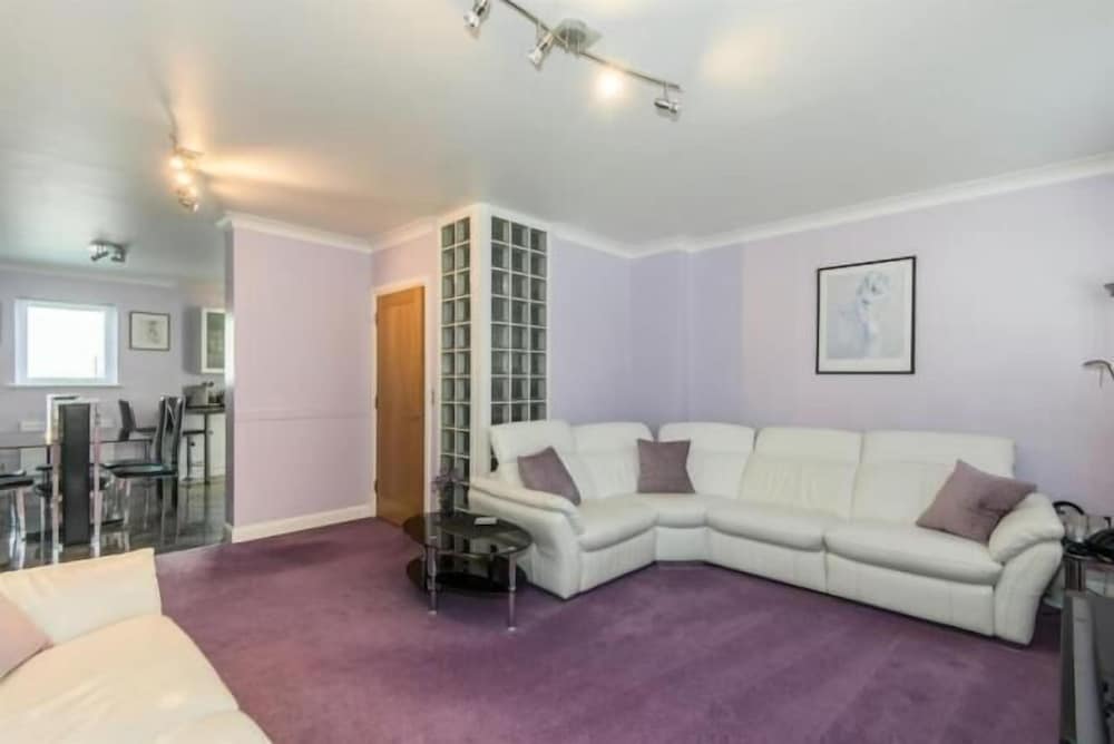 Фото Oxford Street 5 Bedroom Townhouse