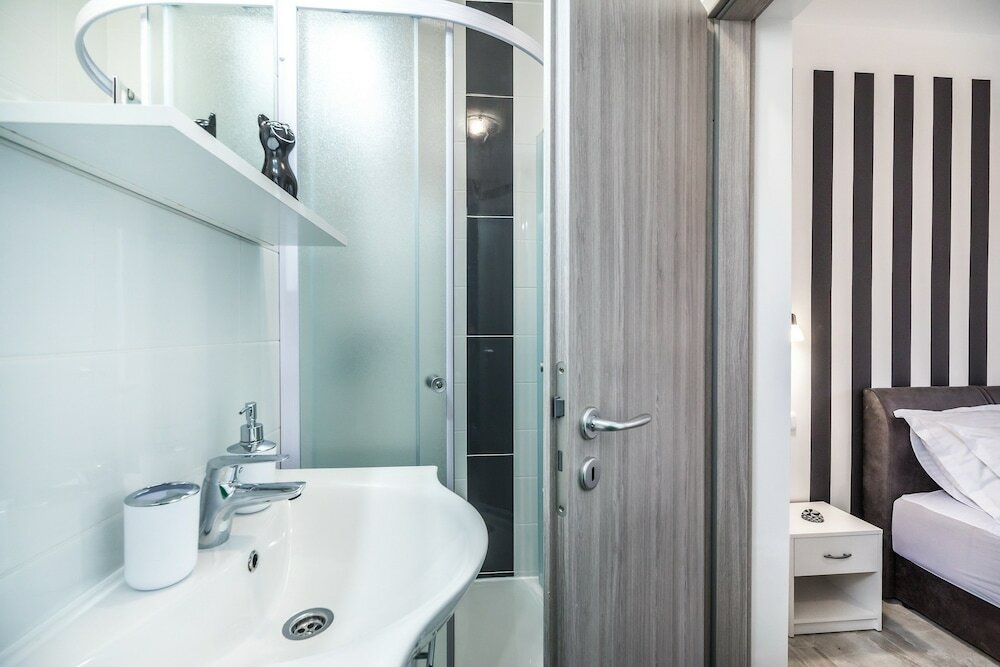 Фото Apartments Sunshine Home