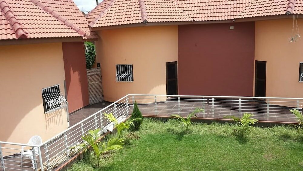 Фото Ponderosa Travel Lodge