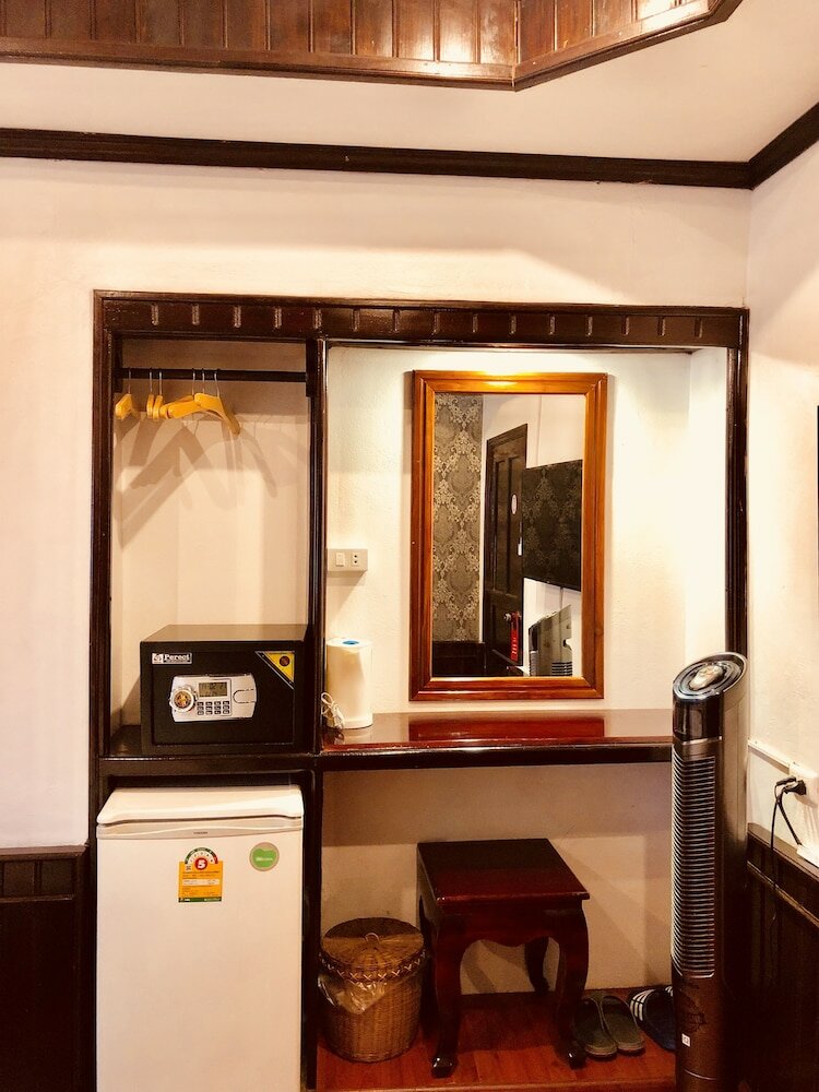 Фото Merry Riverside Hotel