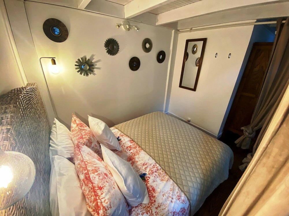 Фото Studios with Mezzanine Rua da Moeda