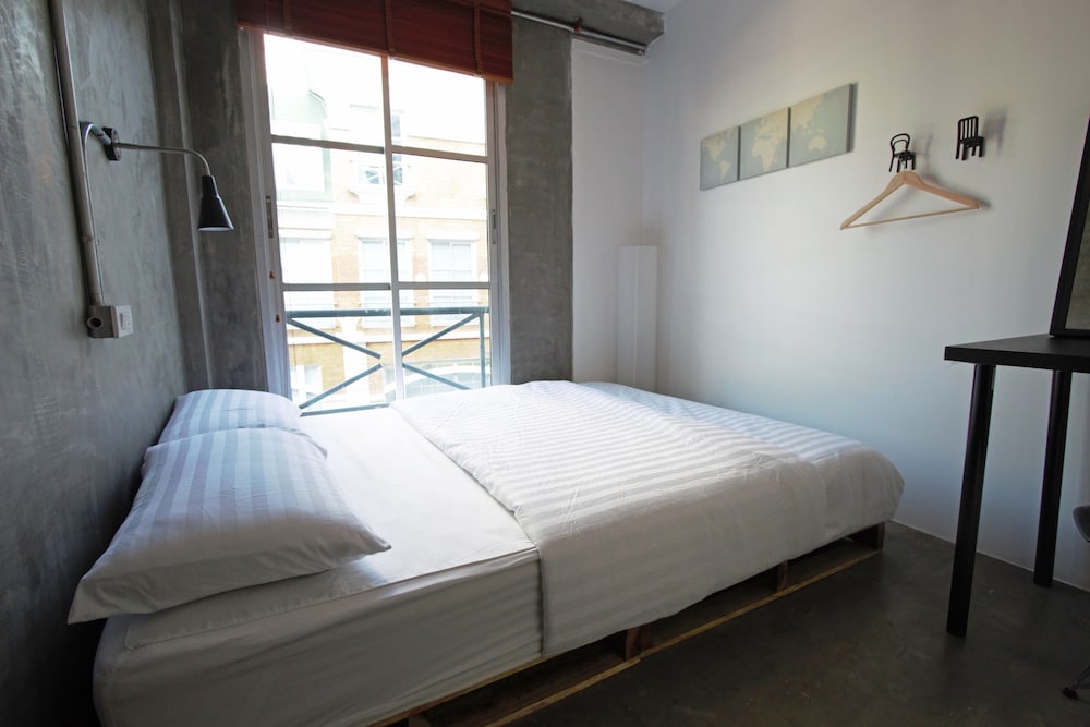 Фото Urbanite Hostel