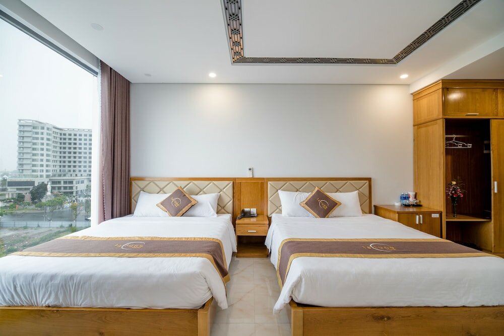 Фото La Lune Hotel